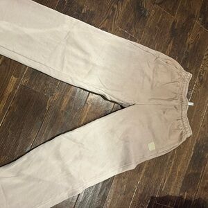 ALO Yoga Tan Straight Leg Pants Casual Style